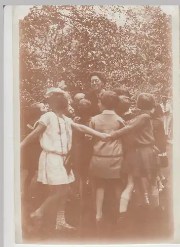 (F9428) Orig. Foto Mädchen spielen Ringelreigen, Rötha 1928