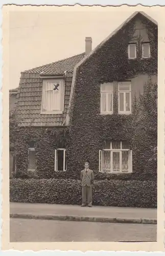 (F9313) Orig. Foto Bad Nenndorf, Frau vor  Haus Langhorst 1938