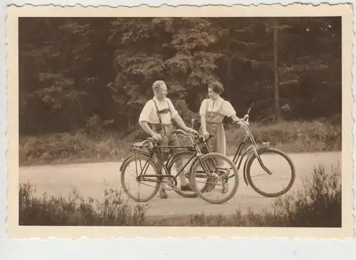 (F9285) Orig. Foto Radtour, Erhard Füger mit seiner Frau 1939