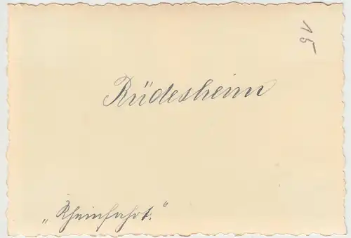 (F9248) Orig. Foto Rüdesheim, Personen in der Drosselgasse 1936