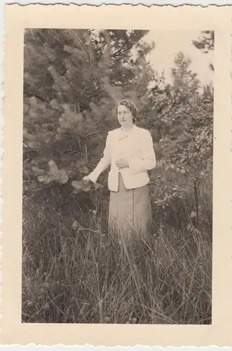 (F9198) Orig. Foto Frau im Freien "Im Schmelze", Wanderung bei Meine (NI) 1939