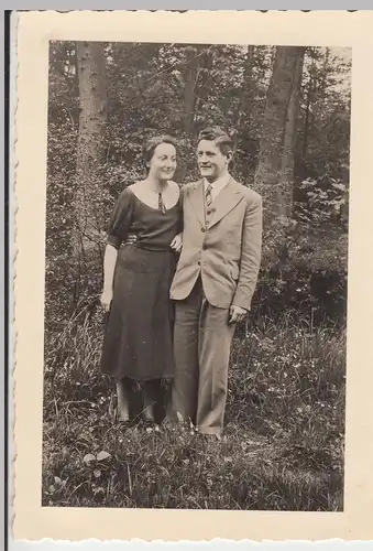 (F9196) Orig. Foto Maaßeler Lindenwald, Paar im Wald 1937