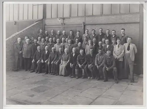 (F9153) Orig. Foto Braunschweig, Belegschaft der Firma "Stecher & Tost" 1939