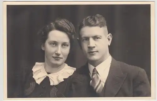(F9141) Orig. Foto Porträt junges Paar 1930/40er