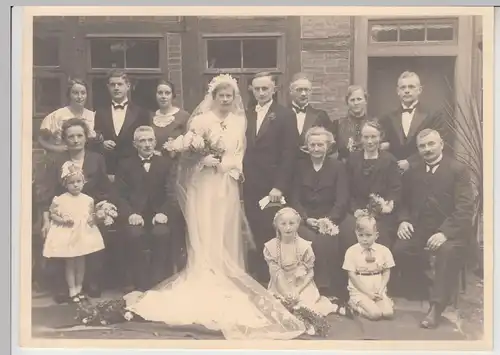 (F9132) Orig. Foto Hochzeit, Hochzeitsgesellschaft vor Gebäude, Braunschweig 1939
