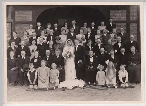 (F9130) Orig. Foto Hochzeit, Hochzeitsgesellschaft vor Gebäude, Braunschweig 1939