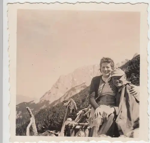 (F9111) Orig. Foto Paar auf dem Karwendelgebirge 1942