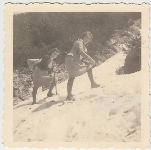 (F9109) Orig. Foto Frauen steigen im Karwendelgebirge 1942