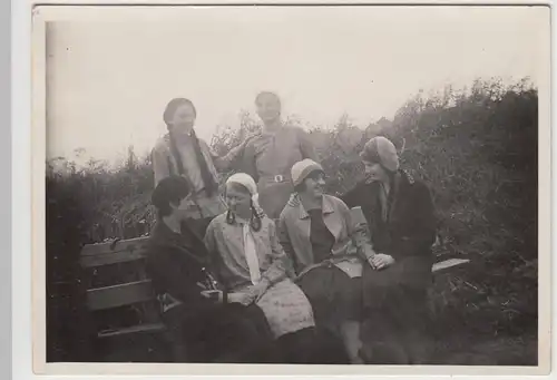 (F9032) Orig. Foto Rottenburg am Neckar, Damen a. Bank, Spaziergang nach Sülchen