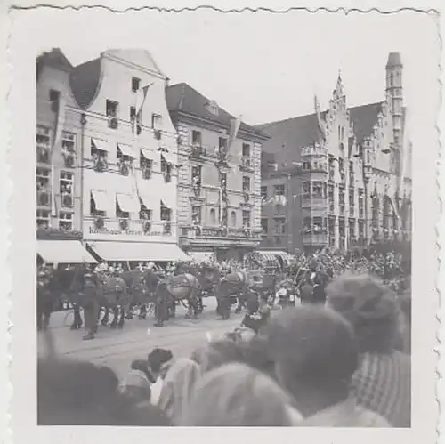 (F871) Orig. Foto feierlicher Umzug vor Rathaus, Kaufhaus Anton Kaufmann