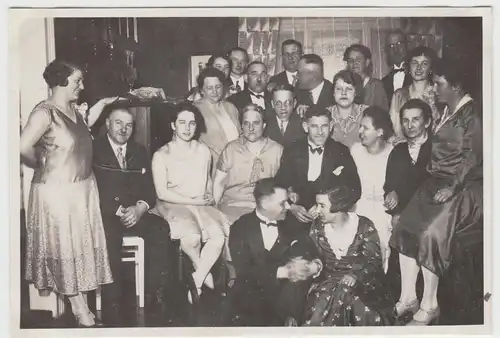 (F8674) Orig. Foto Personen, Gruppenfoto in der Stube, 1930er