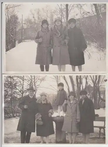 (F8613) 2x Orig. Foto Personen im Freien, Spaziergang, Winter 1930er