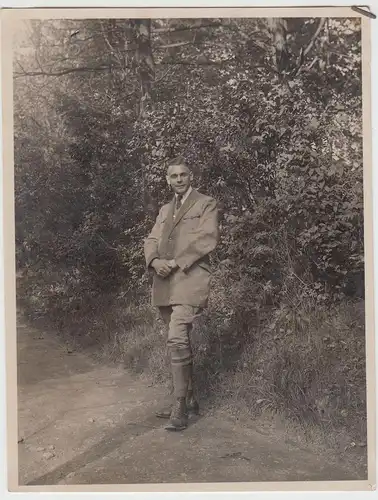 (F8585) Orig. Foto junger Mann im Freien, Apolda 1925