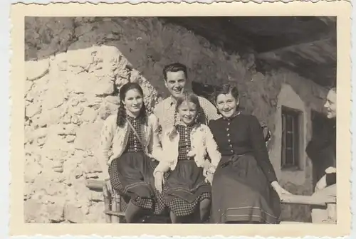 (N370) 3x Orig. Foto, Ausflug in Almhütte, mit jungen Mädels, 1940er