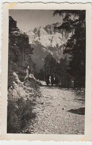 (F8379) Orig. Foto Eibsee, Partie, Wanderer auf einem Weg 1935