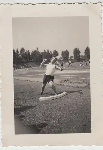 (F8358) Orig. Foto Anzag Sportfest in Mannheim, Kugelstoßer auf dem Sportplatz 6