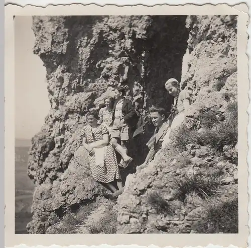 (F8316) Orig. Foto Höhenglücksteig, Personen am Felsen 1935