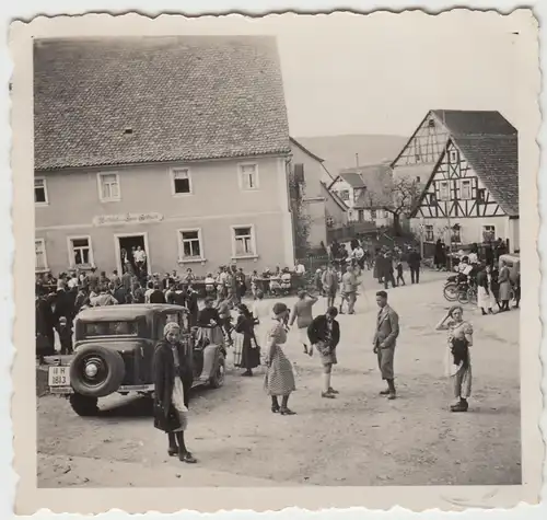 (F8314) Orig. Foto belebter Ort mit Wirtschaft Hans Gebhard, 1930er