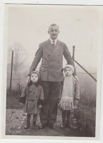 (F8280) Orig. Foto Vater mit Söhnen Friedelieb u. Hans Harnisch 1931
