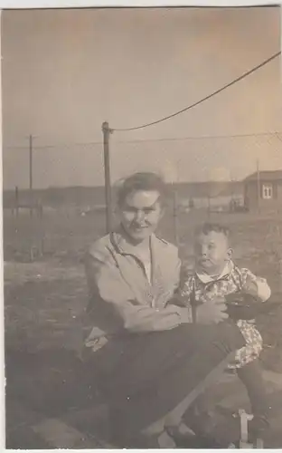 (F8218) Orig. Foto Frau mit Kleinkind Anne im Freien 1928