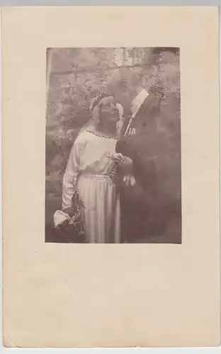 (F8203) Orig. Foto Hochzeitspaar an der Oranier-Kirche in Biebrich 14.7.1924