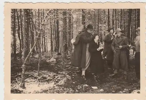 (F8188) Orig. Foto Haidberg (Erlenstegener Forst), Wanderer im Wald 1935