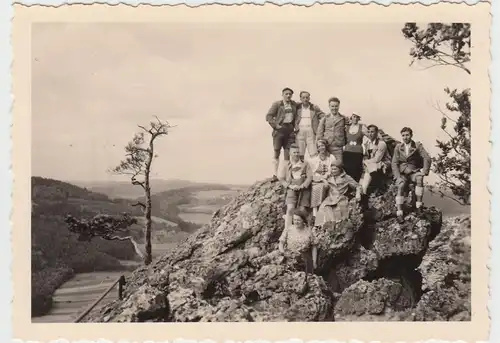 (F8177) Orig. Foto Hansgörgl, Wanderer auf dem Felsen 1935