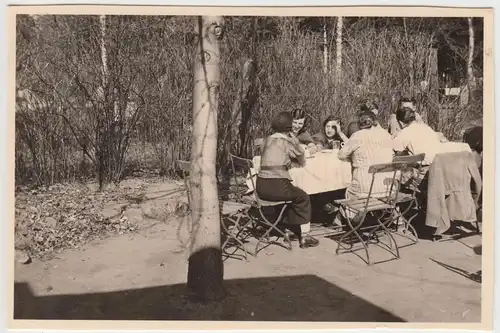 (F8170) Orig. Foto Ludwigshöhe, Personen im Biergarten 1935