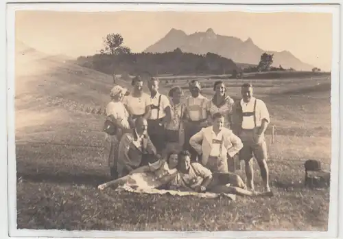 (F8147) Orig. Foto Heuberg im Allgäu, Wandergruppe 1935