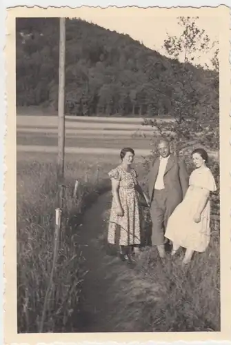 (F8126) Orig. Foto Pommelsbrunn, Personen im Freien 1935