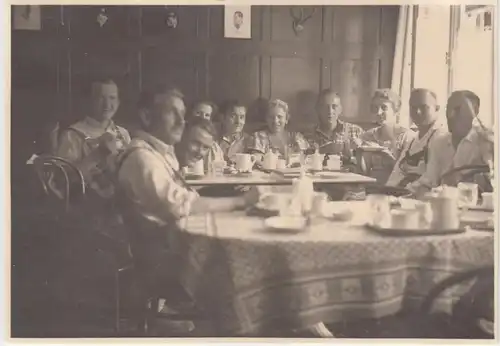 (F8109) Orig. Foto Altdorf bei Nürnberg, in einem Café 1935