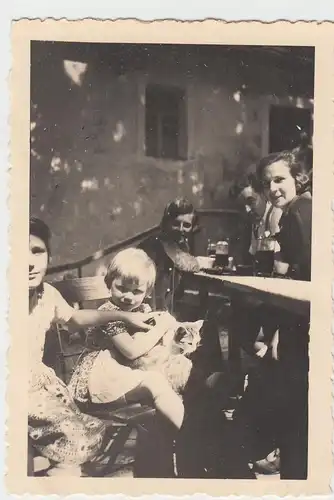 (F8084) Orig. Foto Tabernakel, Personen in einem Biergarten 1935