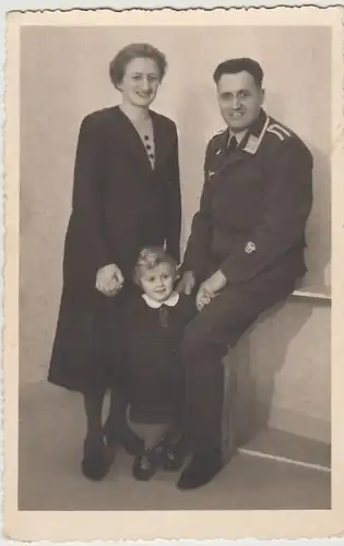 (F807) Orig. Foto Luftwaffe-Soldat, Familienfoto, 1940er