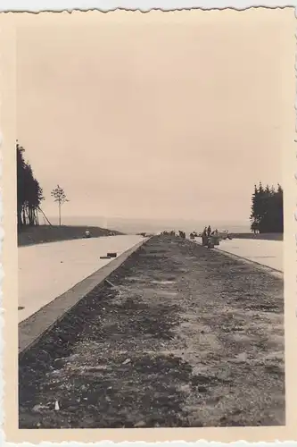 (F7995) Orig. Foto Reichsaustobahn bei Hof i.B., Bau der Bahn, Personen a.d. Str