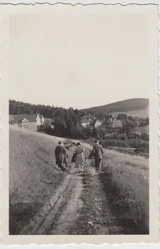 (F7835) Orig. Foto Chemnitz Einsiedel, Personen auf einem Wanderpfad 1933
