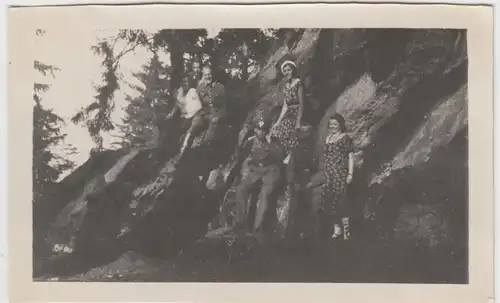 (F7739) Orig. Foto Frauen und Soldaten am Felsen, bei Wunsiedel, Bad Berneck, Ba