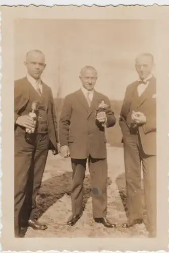 (F7723) Orig. Foto Herren im Anzug, Ostern 1931