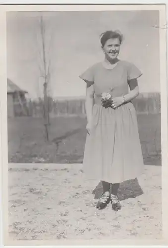 (F7722) Orig. Foto junge Frau Friedel, Ostern 1931