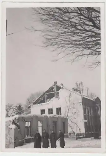 (F763) Orig. Foto zerstörtes Haus, Wehrmacht-Soldaten im Winter, 1940er