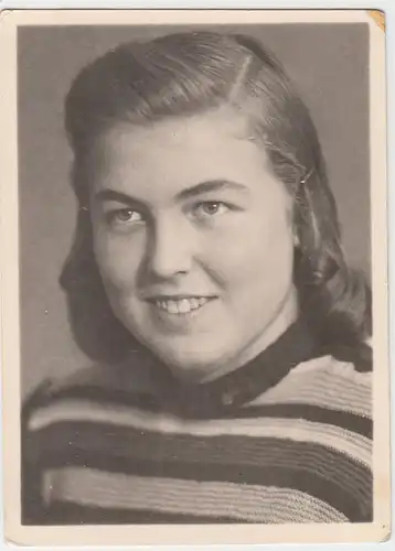 (F7604) Orig. Foto Porträt junge Frau Hannelore Schurr 1945