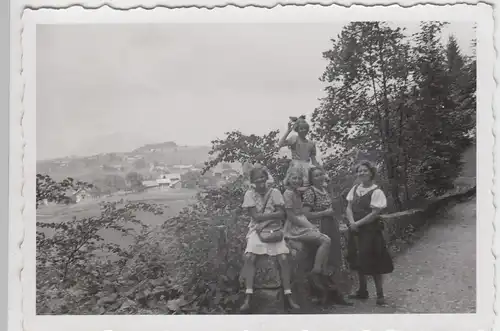 (F7543) Orig. Foto Mädchen am Hirschsprung (Allgäu), Ferienreise 1942