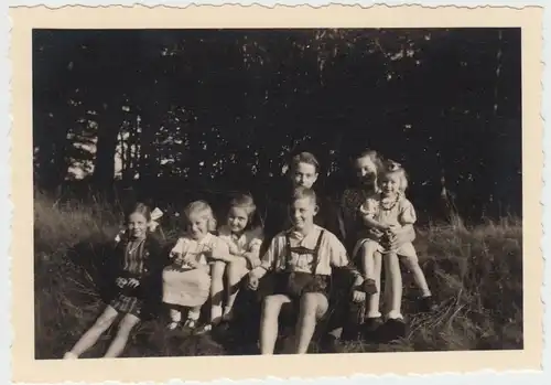 (F7525) Orig. Foto Kinder, Gruppenfoto am Wald, 1930er