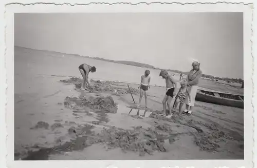 (F7493) Orig. Foto Personen / Kinder am Strand, 1930er