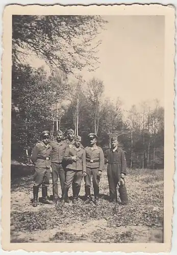 (F744) Orig. Foto Wehrmacht-Soldaten posieren im Wald, 1938