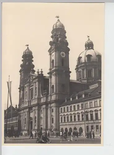 (F7362) Orig. Foto München, Theatinerkirche 1940