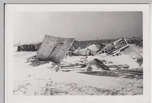 (F7313) Orig. Foto Baustelle der Firma Thosti, eingefallenes Lagerhäuschen, Bara