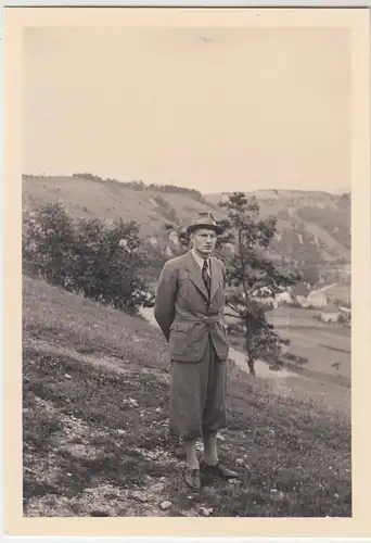 (F7083) Orig. Foto Mann in Knickerbocker, Naumburg / Bad Kösen o. Jena 1938