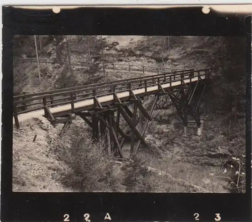 (F6980) Orig. Mini-Foto kleine Holzbrücke, Ausfahrt Pottenstein / Gößweinstein 1