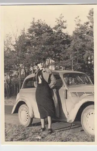 (F6963) Orig. Foto junge Frau am Pkw, 1938