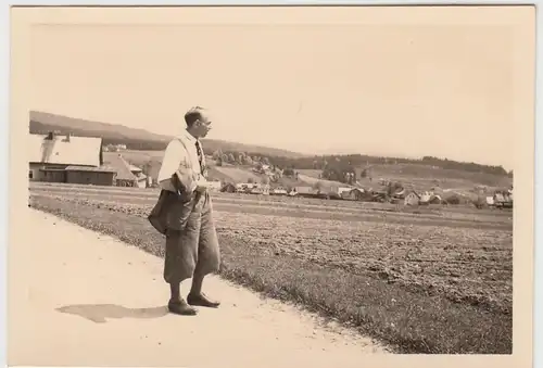 (F6790) Orig. Foto Bad Berneck, Mann auf einem Weg, Wanderung, Pfingsten 1937